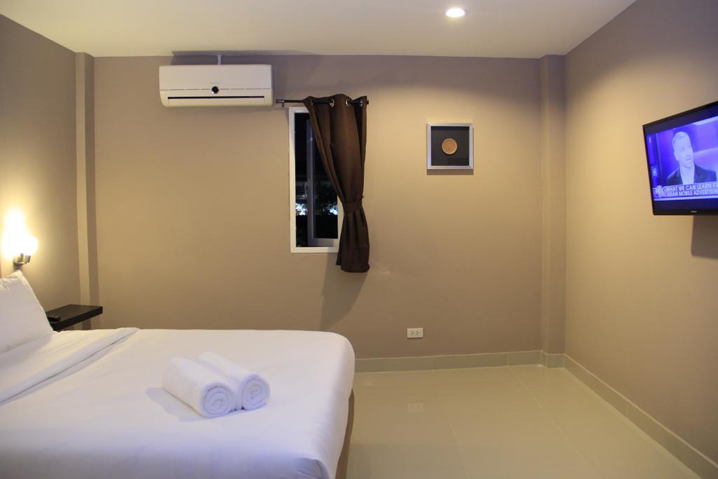 Shooters Guesthouse Pattaya Pokoj fotografie